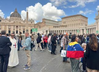 Los 133 cardenales no consiguieron elegir a un nuevo Papa después de las dos votaciones celebradas durante la mañana del jueves en la Capilla Sixtina, Foro La Hora: EFE.