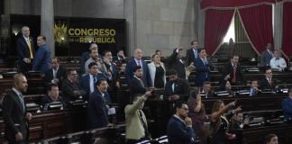 De 146 a 75 diputados, por falta de quórum se suspende sesión