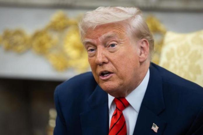 El Tribunal Supremo permitió este lunes al presidente estadounidense, Donald Trump, revocar el programa migratorio que concede un estatus legal temporal en el país. Foto La Hora: EFE Archivo.