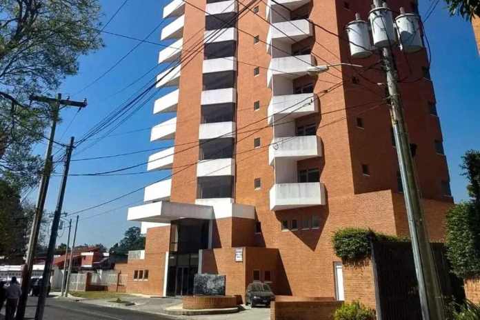 Edificio Vista Panorámica vinculado a Manuel Baldizón y que buscan sus familiares que sea devuelto. Foto La Hora: MP