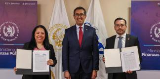El convenio de Finanzas y SAT para impresión de placas de circulación y otros documentos legales