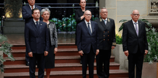 Bernardo Arévalo recibe cartas credenciales de cinco nuevos embajadores acreditados en Guatemala Bernardo Arévalo recibió las cartas credenciales de cinco nuevos embajadores acreditados ante el Gobierno de Guatemala.