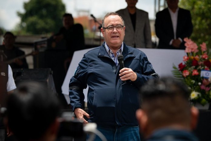 Esto se tendría que pagar de IUSI por la propiedad vinculada a Giammattei