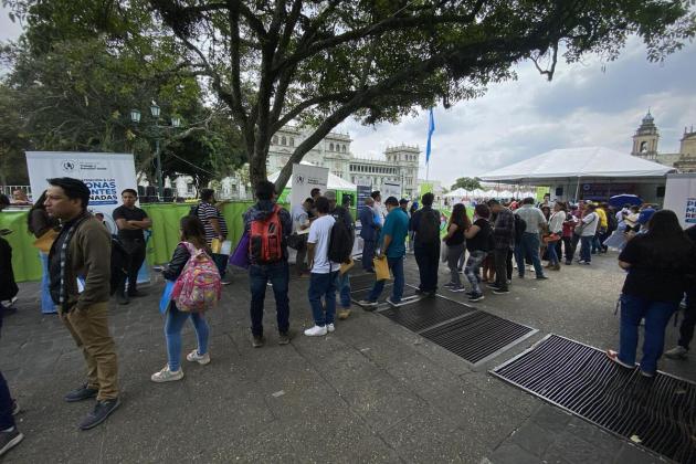 ¿Buscas trabajo? Más de 5 mil plazas disponibles en la feria del empleo en la Plaza de la Constitución