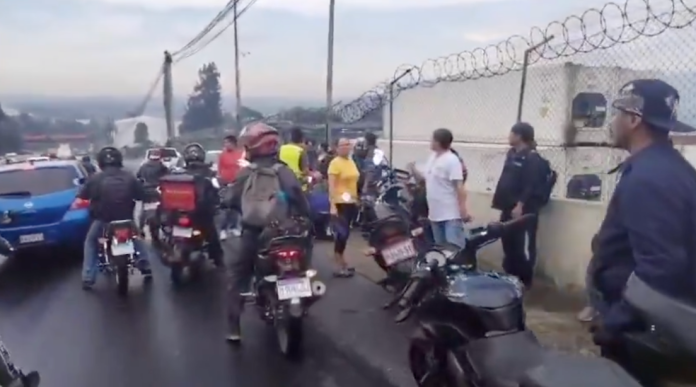 Un hombre asegura haber sido secuestrado y abandonado en una cuneta