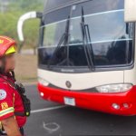 El conductor de un bus de  ruta hacia Nicaragua ha sido atendido tras ser victima de un ataque armado mientras este circulaba kilómetro 9 ruta El Salvador.
