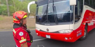 El conductor de un bus de  ruta hacia Nicaragua ha sido atendido tras ser victima de un ataque armado mientras este circulaba kilómetro 9 ruta El Salvador.