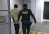 Luego de una disputa por un estacionamiento, agentes de la PNC capturaron a un presunto guardia de seguridad en San José Pinula.
