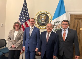 Delegación de Guatemala con el Representante Comercial de EE. UU.; Gabriela García, Jameson Greer, Carlos Ramiro Martínez, Hugo Beteta.