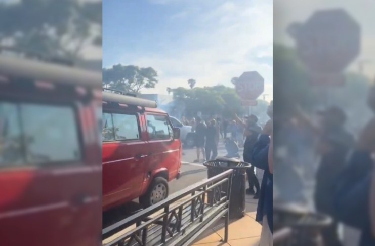 La noche del viernes 30 de mayo, agentes del Servicio de Inmigración y Control de Aduanas de Estados Unidos (ICE) realizaron un operativo en un reconocido restaurante italiano de San Diego, Foto: Captura de Pantalla.