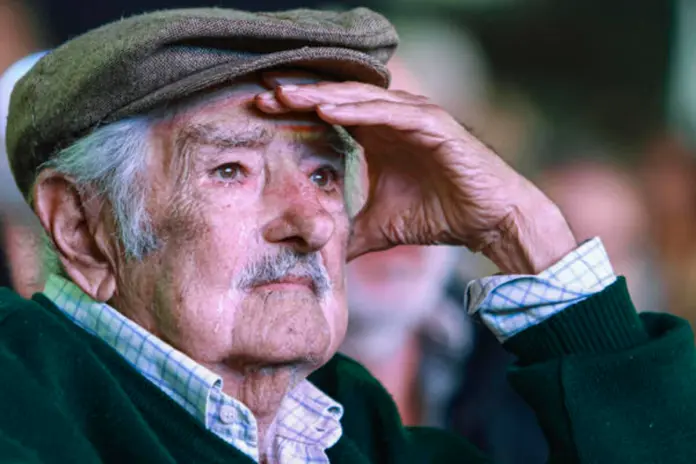 Sheinbaum lamenta Expresidente uruguayo José 'Pepe' Mujica durante un homenaje, en Montevideo (Uruguay). Foto La Hora: EFE Archivo.