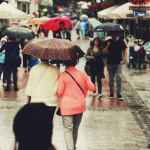 Este mes comenzarán las lluvias, por lo que es importante tomar algunas medidas preventivas. Imagen: Canva.