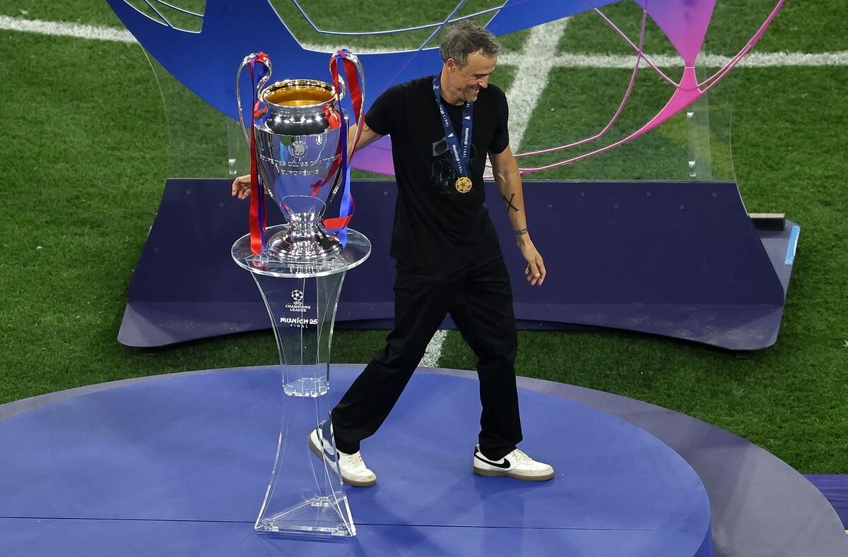 «Estaría aquí corriendo»: Luis Enrique dedica la Champions del PSG a su hija fallecida