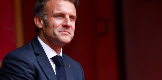 Macron esposa