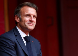 Macron esposa