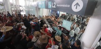 Irrupción de la CNTE a instalaciones del AICM. Foto La Hora: Medio mexicano Milenio.