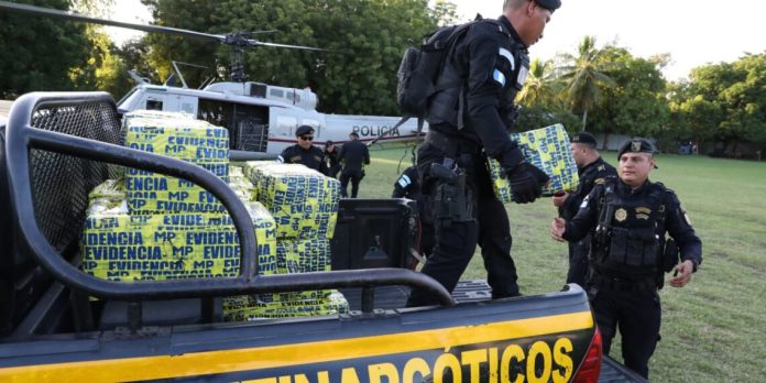 Mingob1 Mingob asegura que incautaciones en 2025 al narcotráfico superan los Q500 millones.