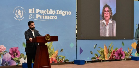 Ministra de Economía, Gabriela García, comparte las discusiones que iniciarán sobre las medidas arancelarias. Foto La Hora: Daniel Ramírez
