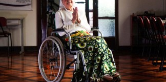 Foto de LongeviQuest, que muestra a la hermana Inah Canabarro, en ese entonces de 115 años, en Porto Alegre, Brasil, el 16 de febrero del 2024. Foto La Hora: AP.