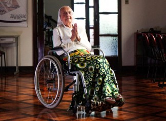 Foto de LongeviQuest, que muestra a la hermana Inah Canabarro, en ese entonces de 115 años, en Porto Alegre, Brasil, el 16 de febrero del 2024. Foto La Hora: AP.