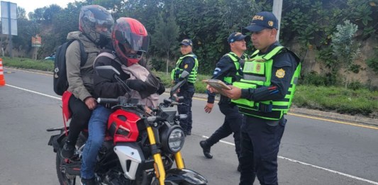 Motoristas acumulan el 52% de las multas de tránsito. Foto La Hora: Tránsito PNC.