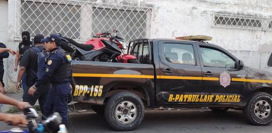 Tres motocicletas con reporte de robo son recuperadas en allanamiento contra extorsiones