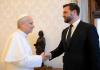 El papa León XIV, antes de la reunión que mantuvo con el vicepresidente de Estados Unidos, JD Vance, este lunes en El Vaticano. EFE/ Simone Risoluti / Dicasterio para la Comunicación del Vatican.