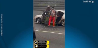 VIDEO: Colisión desata pelea entre motoristas y automóvil en zona 18, copiloto se defiende con aerosol