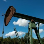 Conflicto en Medio Oriente dispara los precios del petróleo, Banguat explica situación para Guatemala