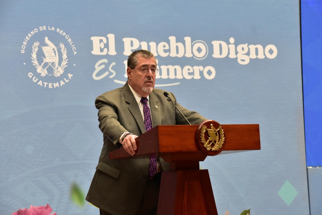Presidente Bernardo Arévalo habla sobre el impacto de un impuesto de 3.5% en las remesas enviadas desde EE. UU.