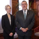 Presidente de Guatemala, Bernardo Arévalo, en reunión con la relatora Especial de las NN. UU. Margaret Satterthwaite