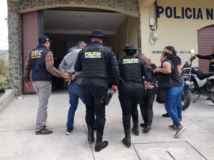 Capturan a supuestos usureros por disparar contra tres viviendas en Baja Verapaz