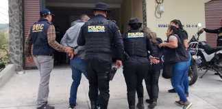 Capturan a supuestos usureros por disparar contra tres viviendas en Baja Verapaz