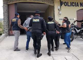 Capturan a supuestos usureros por disparar contra tres viviendas en Baja Verapaz