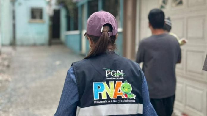 Rescate menor PGN rescato al menor junto a su hermana adolescente luego de una trifulca en la zona 3 de Mixco. Foto La Hora: OMPNA de Mixco