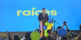 El diputado Samuel Pérez anunció que el nombre del nuevo proyecto político es "Raíces". Foto: La Hora / Fabricio Alonzo.