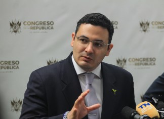 El diputado Samuel Pérez lidera la creación de un nuevo partido político. Foto La Hora: Archivo.