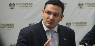 Samuel Pérez: No hay fracciones de bancada y el partido es el nuevo Semilla El diputado Samuel Pérez lidera la creación de un nuevo partido político. Foto La Hora: Archivo.