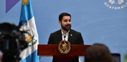 El secretario de Comunicación Social de la Presidencia, Santiago Palomo, sobre la labor de las comadronas, así como recordar el Día Nacional de la Comadrona este 19 de mayo