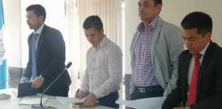 Marvin Estuardo Alfaro Bravo, alías Stuart (blanco) fue extraditado a Estados Unidos donde era requerido por actos de narcotráfico. Foto La Hora: Redes Sociales