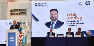 Embajador Tobin Bradley