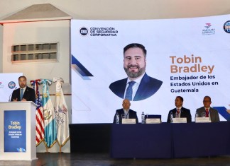Embajador Tobin Bradley