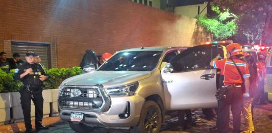 Ataque armado registrado en zona 10. Foto La Hora: CBM