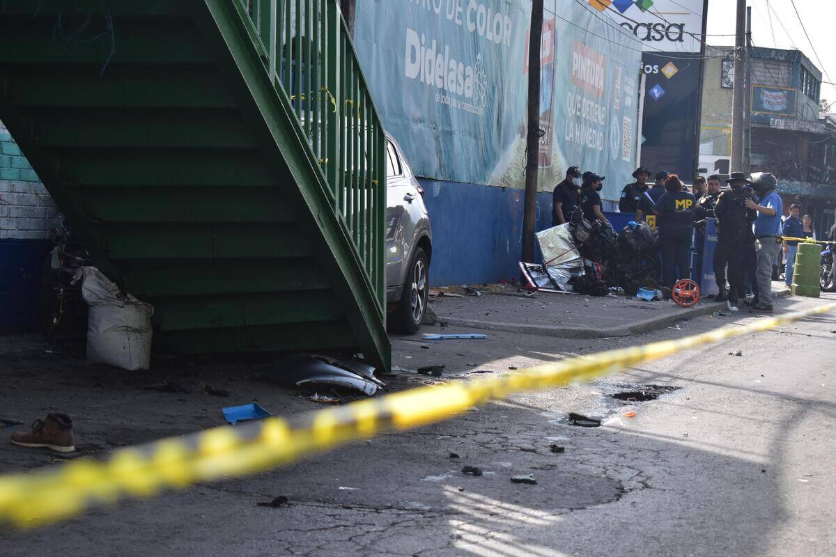 Video: Accidente deja dos fallecidos en Calzada Roosevelt, otro incidente se registra en zona 16