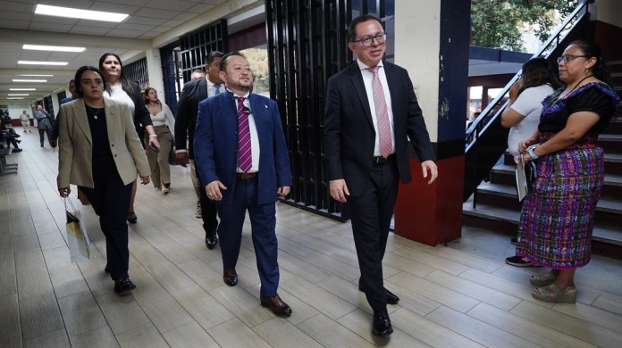 Henry Arriaga logró su reelección como decano de la Faculta de Derecho de la USAC. Foto La Hora: Facultad de Derecho USAC