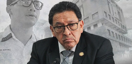 Juez de Extinción de Dominio, Jaime Delmar González Marín, accedió a la solicitud del Ministerio Público (MP) para inmovilizar seis inmuebles vinculados a Miguel Martínez, pareja sentimental del expresidente Alejandro Giammattei. Diseño La Hora: Alejandro Ramírez