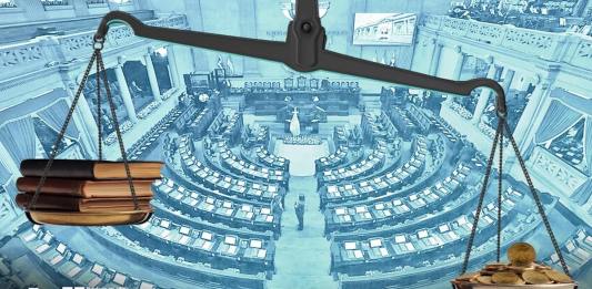Aunque se les aumentó el sueldo a los diputados, el trabajo legislativo desde febrero mermó. Arte: La Hora / Alejandro Ramírez