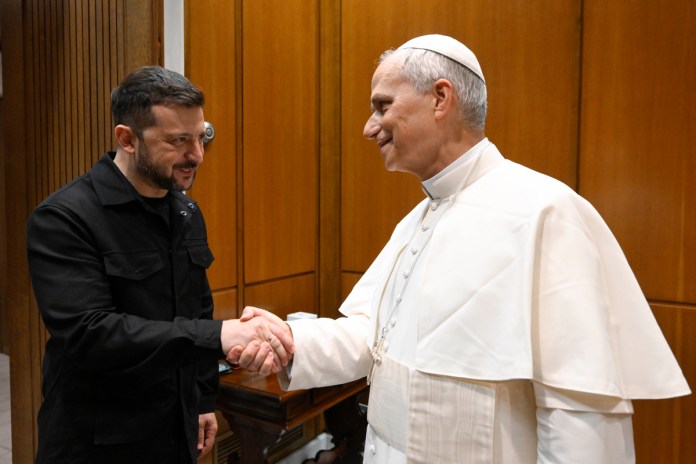 El papa León XIV ha recibido este domingo en una audiencia en el Vaticano al presidente de Ucrania, Volodímir Zelenski. Foto La Hora: EFE