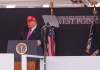 Trump vuelve a criticar a Harvard y dice que tiene demasiados estudiantes extranjeros.