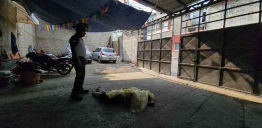 Un hecho armado se registró en el interior de un carwash en Mixco. Foto La Hora: CVB